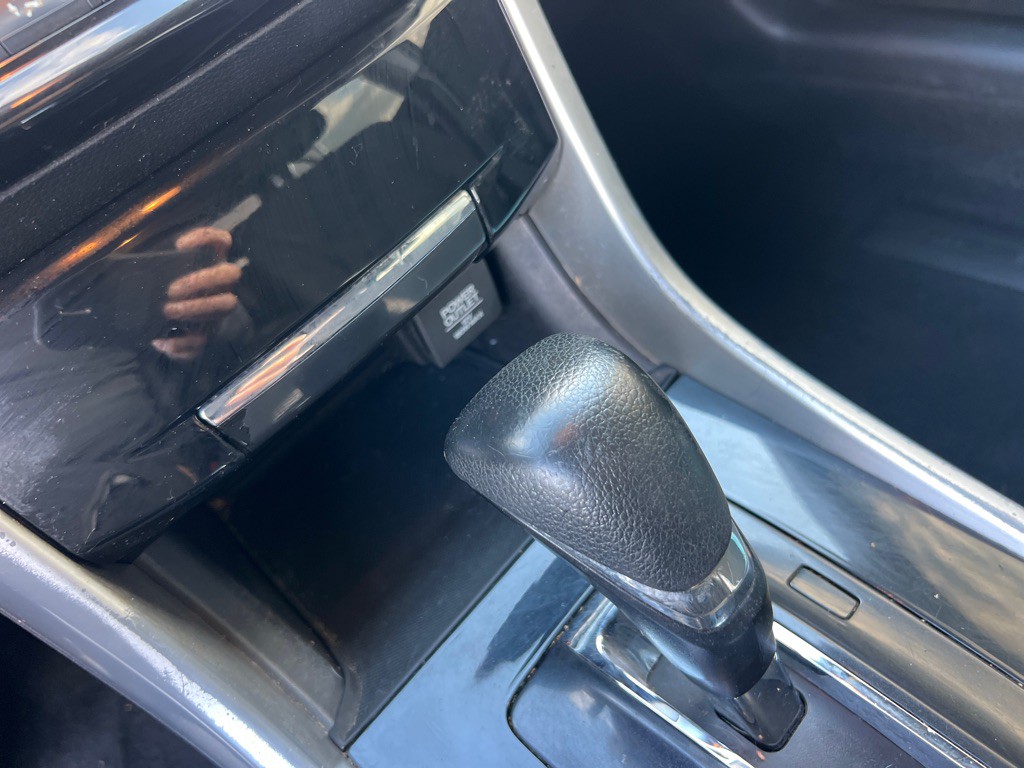 2017 Honda Accord Image 32