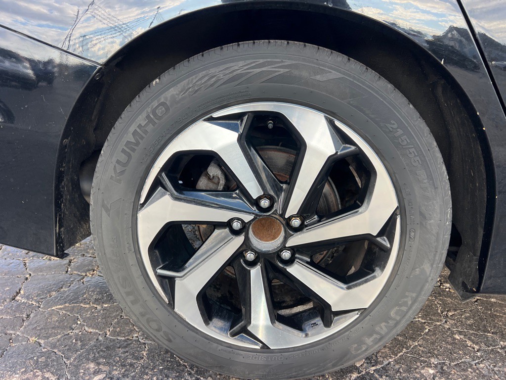 2017 Honda Accord Image 38