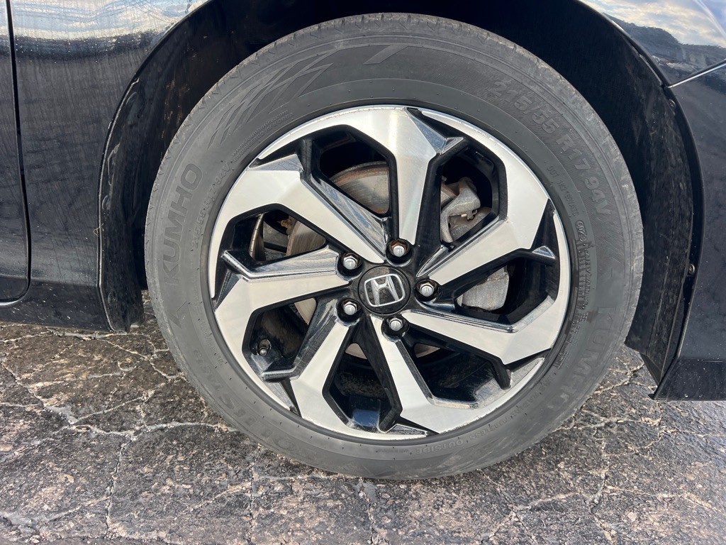 2017 Honda Accord Image 39