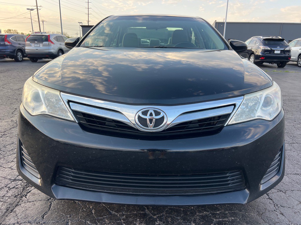 2014 Toyota Camry Image 2