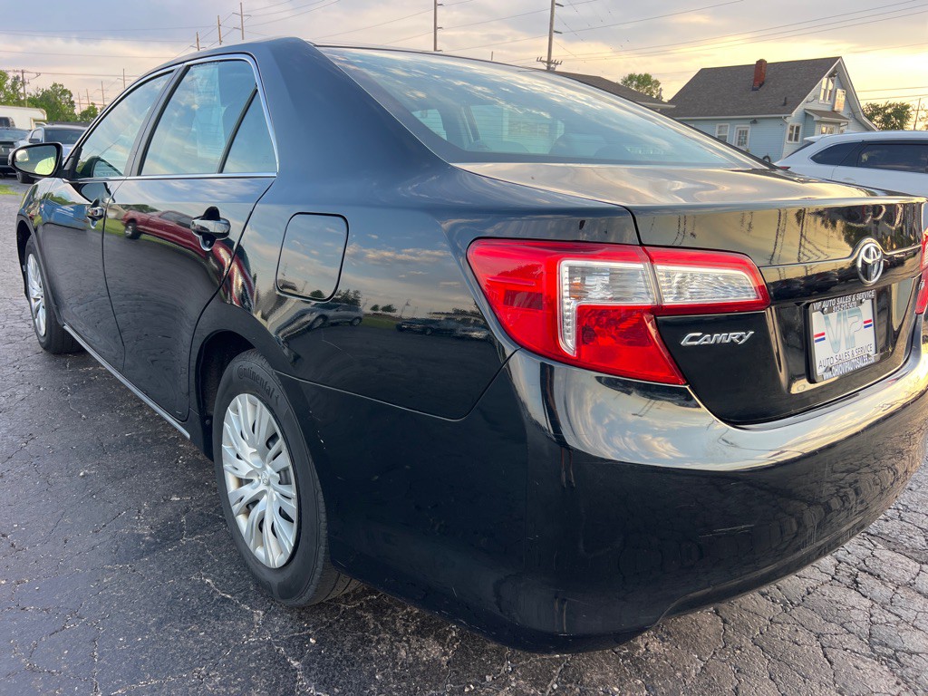2014 Toyota Camry Image 5