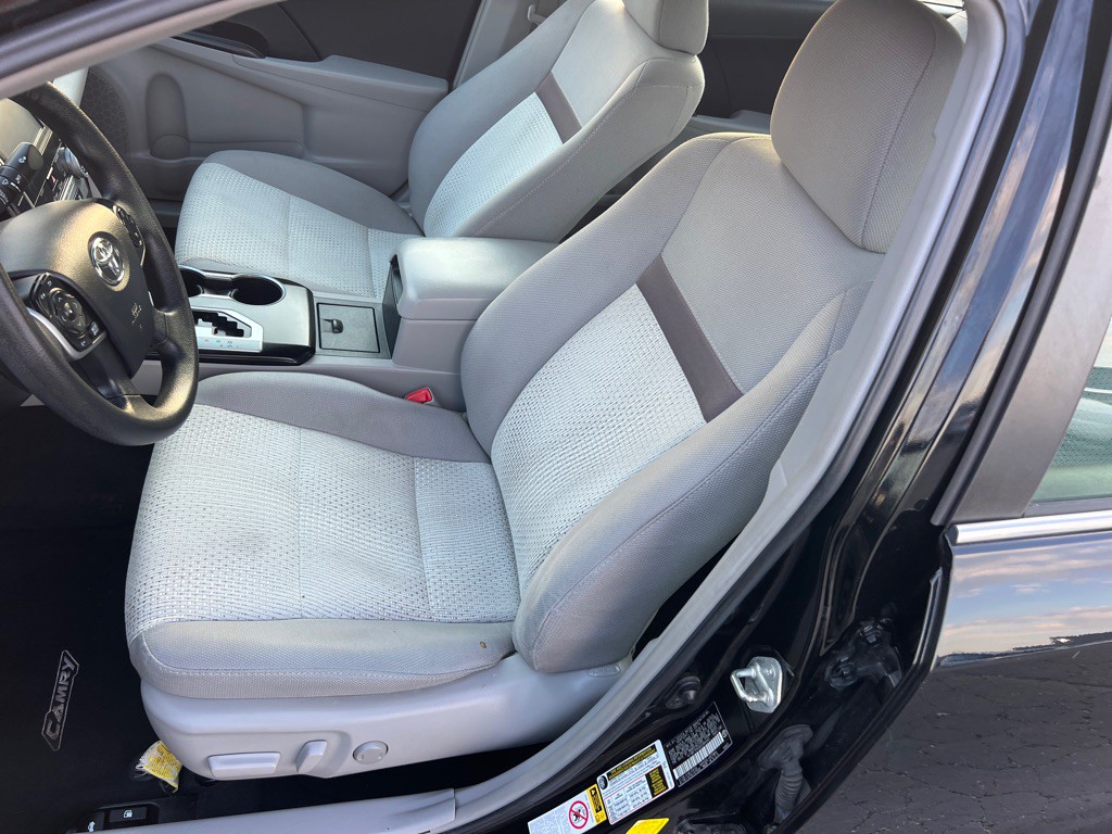2014 Toyota Camry Image 11