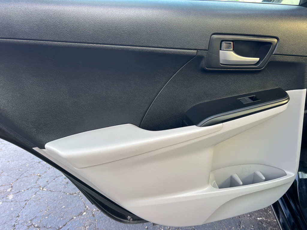 2014 Toyota Camry Image 12