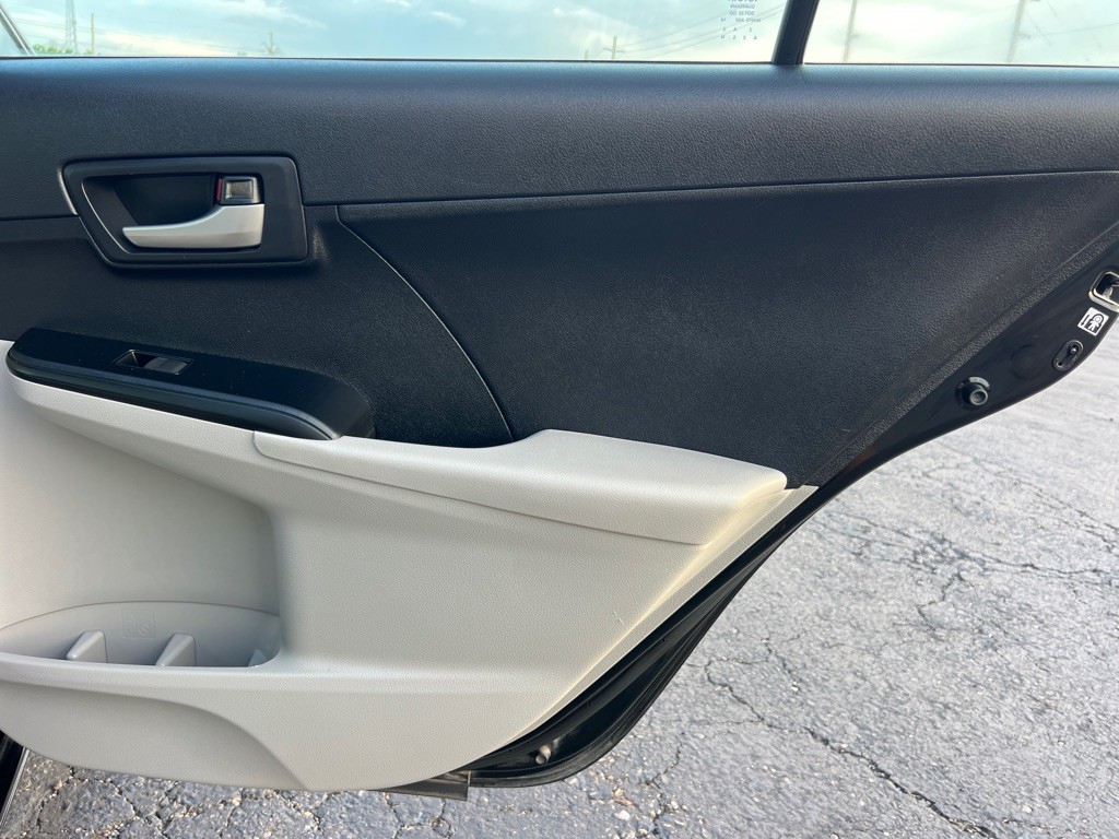 2014 Toyota Camry Image 14