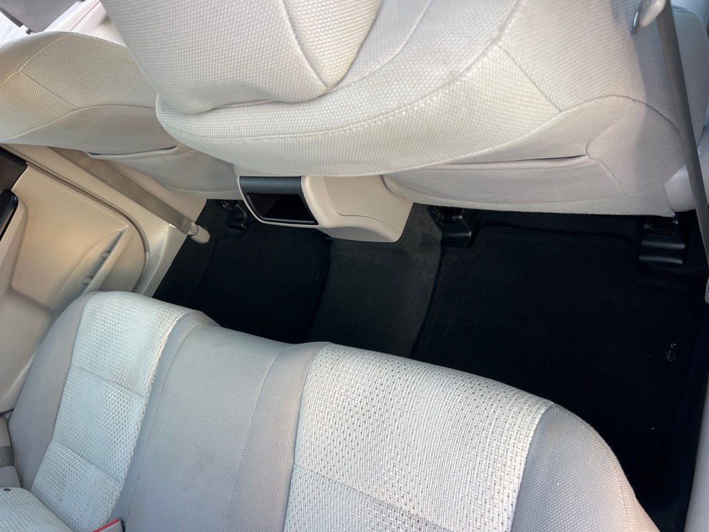 2014 Toyota Camry Image 16