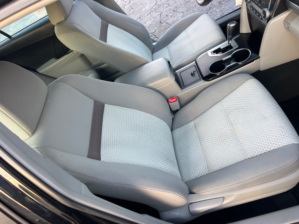 2014 Toyota Camry Image 20