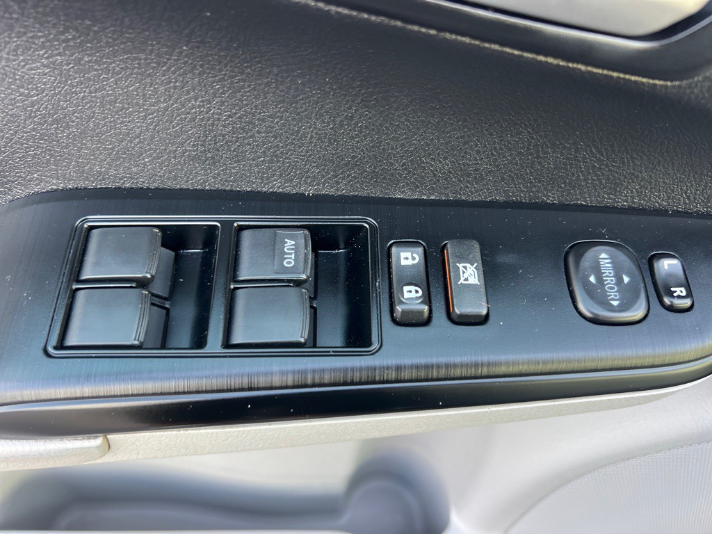 2014 Toyota Camry Image 25