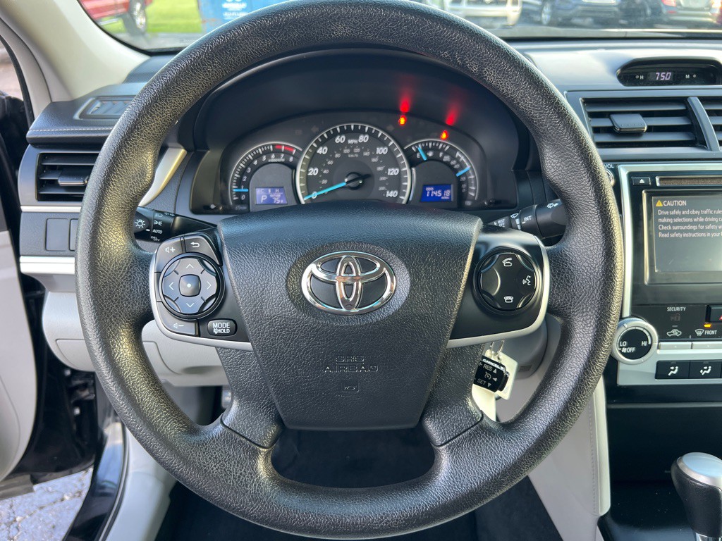 2014 Toyota Camry Image 27