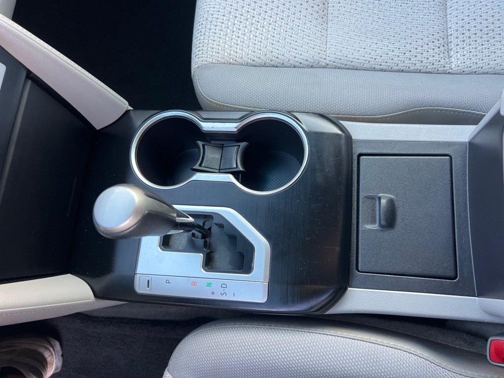 2014 Toyota Camry Image 32