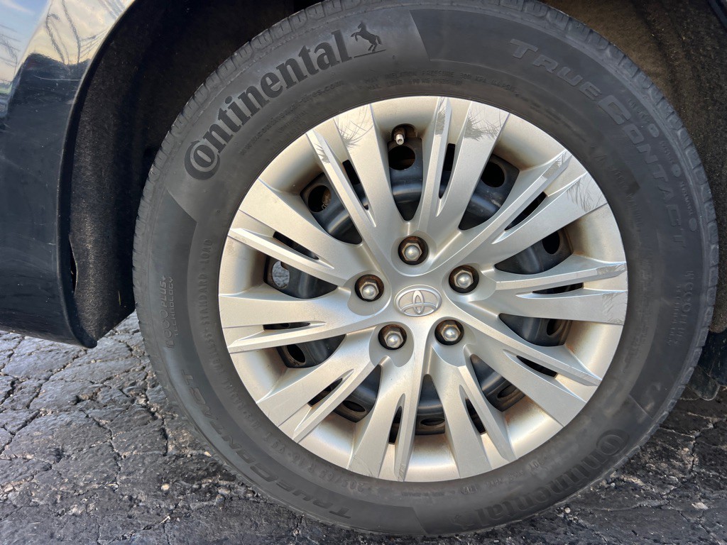 2014 Toyota Camry Image 38