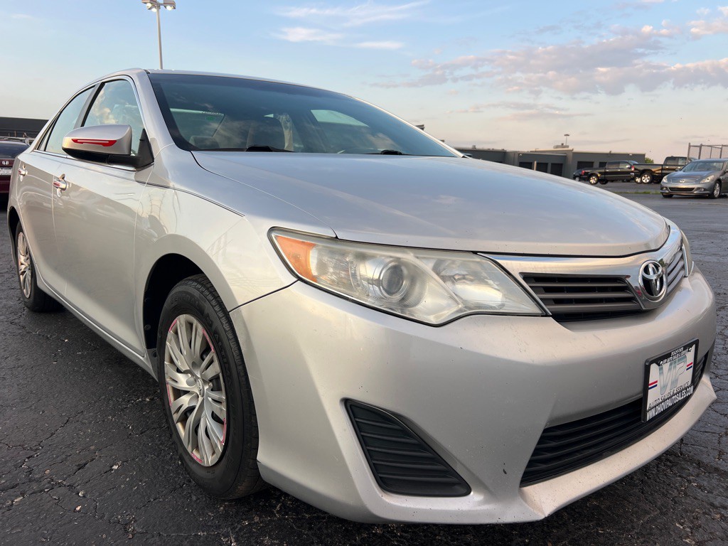 2014 Toyota Camry Image 1
