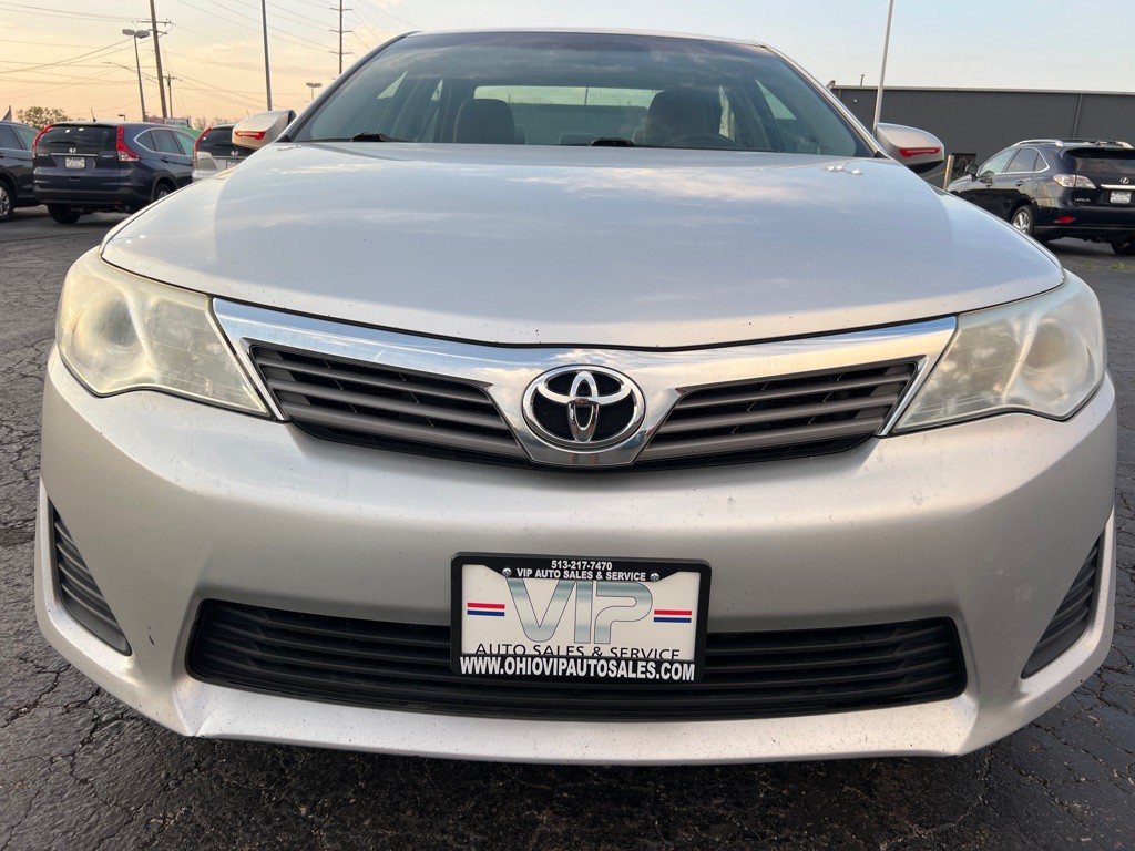 2014 Toyota Camry Image 2