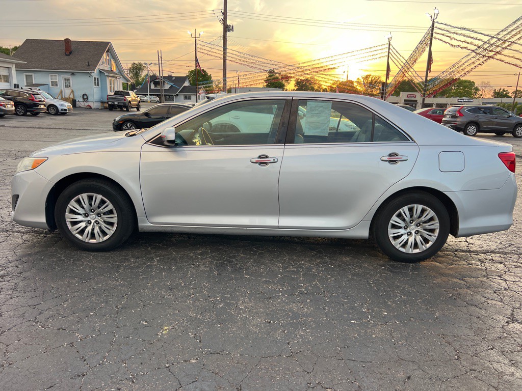 2014 Toyota Camry Image 4