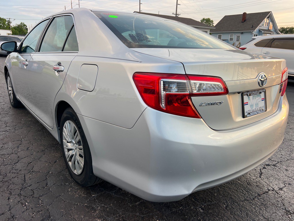 2014 Toyota Camry Image 5