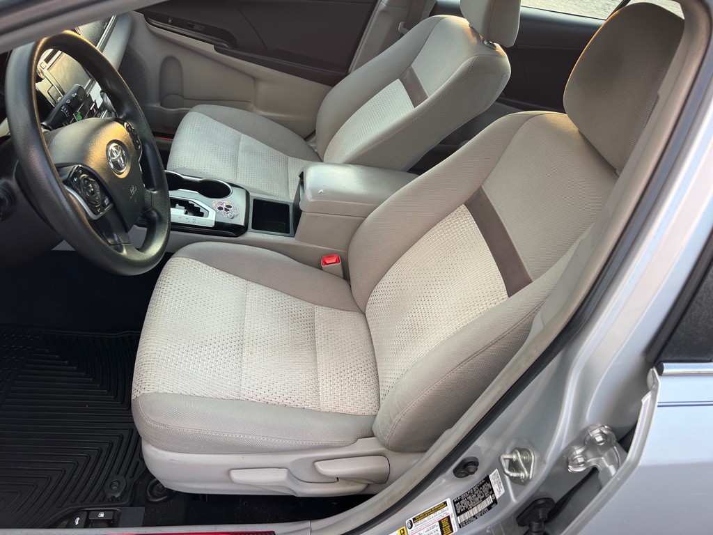 2014 Toyota Camry Image 11