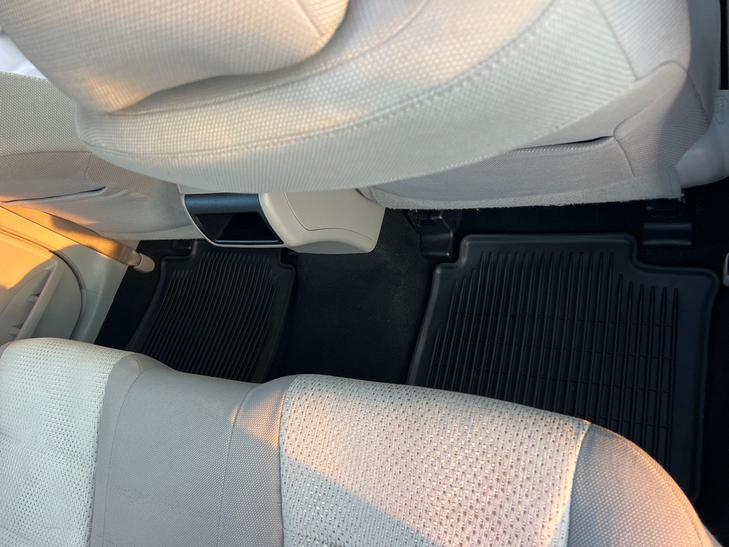 2014 Toyota Camry Image 16