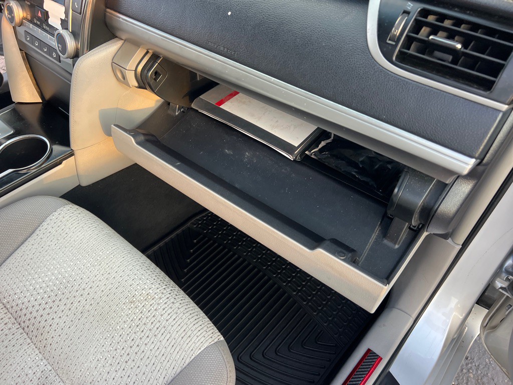 2014 Toyota Camry Image 21