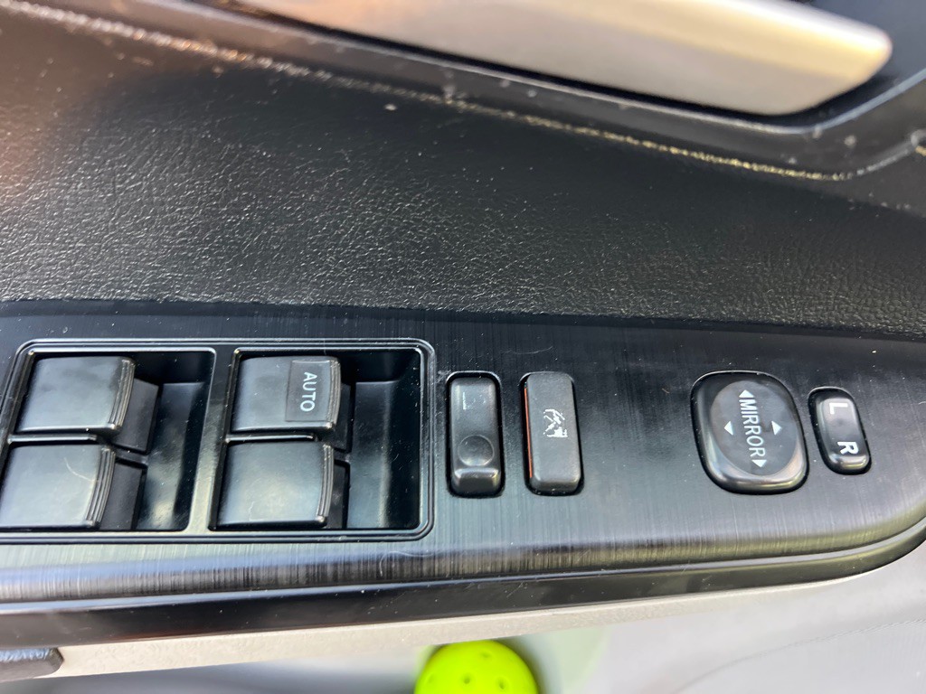 2014 Toyota Camry Image 24