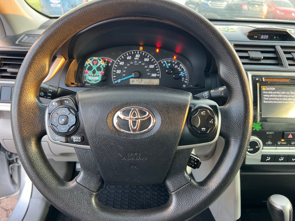 2014 Toyota Camry Image 25