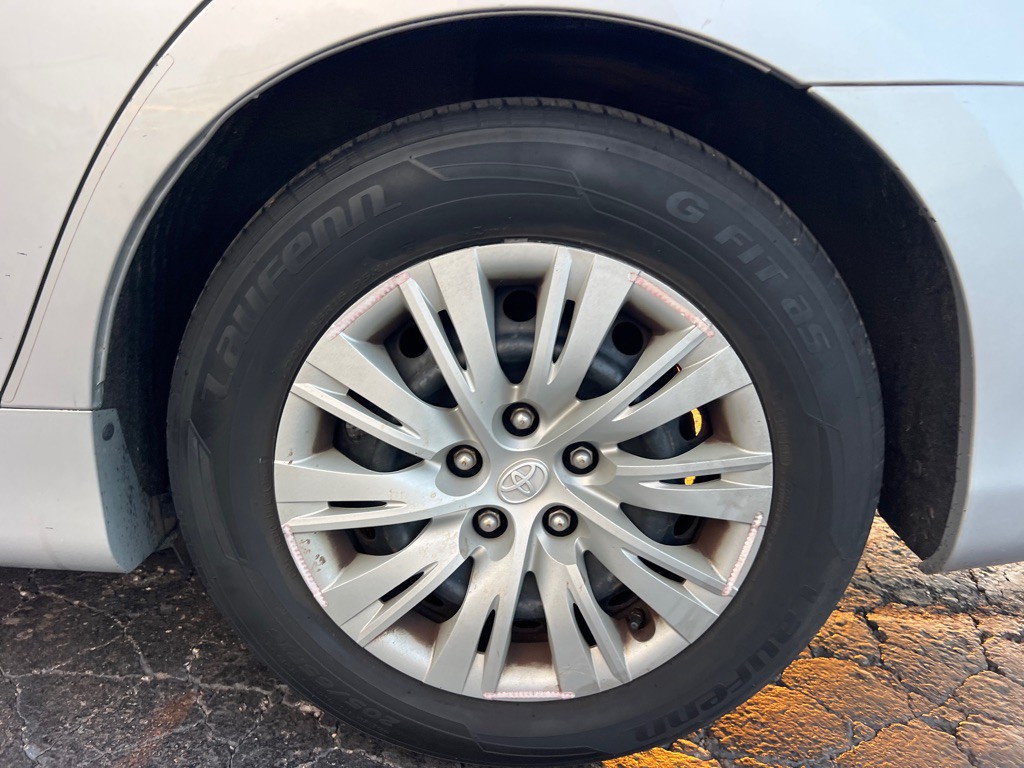 2014 Toyota Camry Image 34