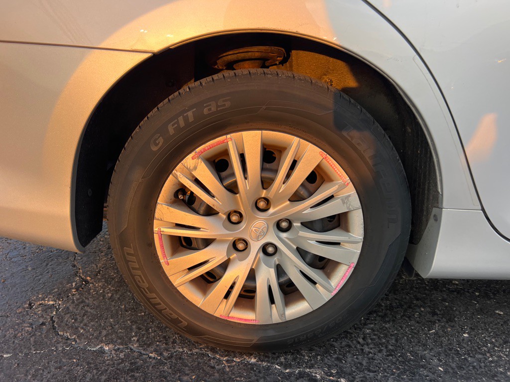 2014 Toyota Camry Image 35