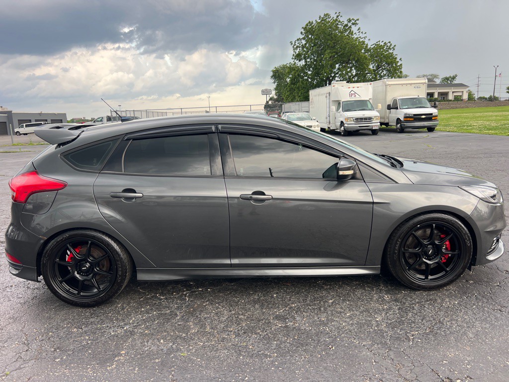 2018 Ford Focus Image 8