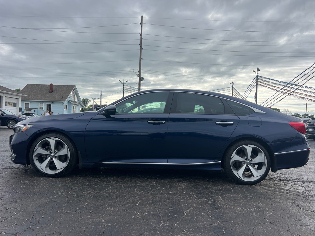 2018 Honda Accord Image 2