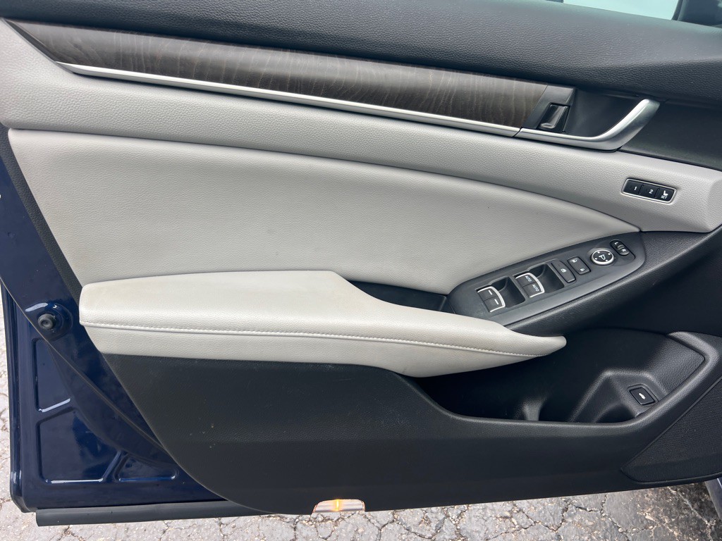 2018 Honda Accord Image 8