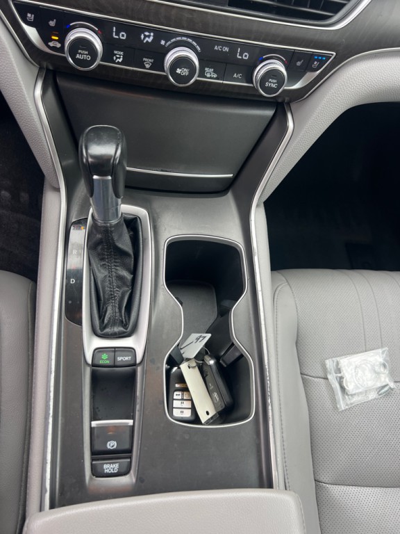 2018 Honda Accord Image 30