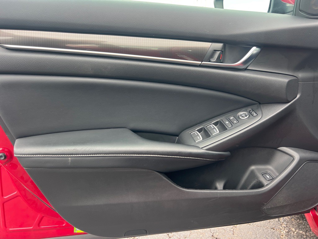 2018 Honda Accord Image 10