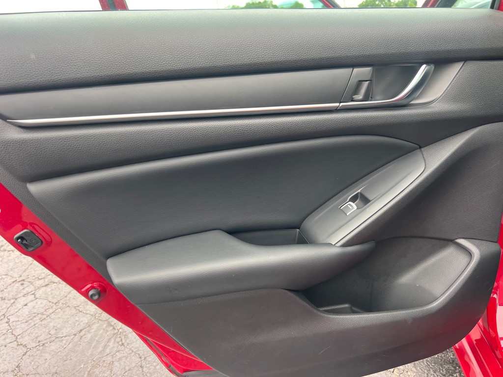 2018 Honda Accord Image 12