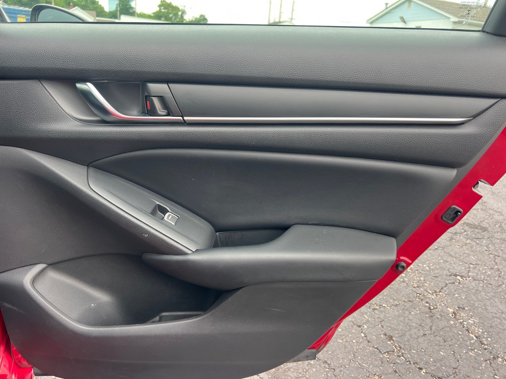 2018 Honda Accord Image 14