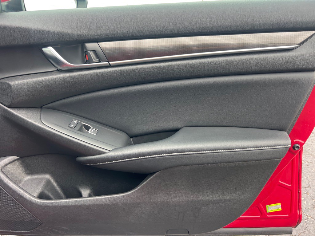 2018 Honda Accord Image 18
