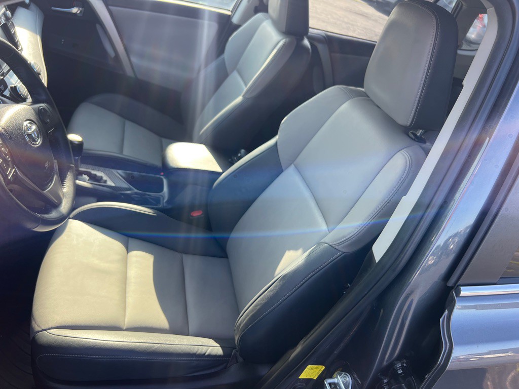 2015 Toyota Rav4 Image 11