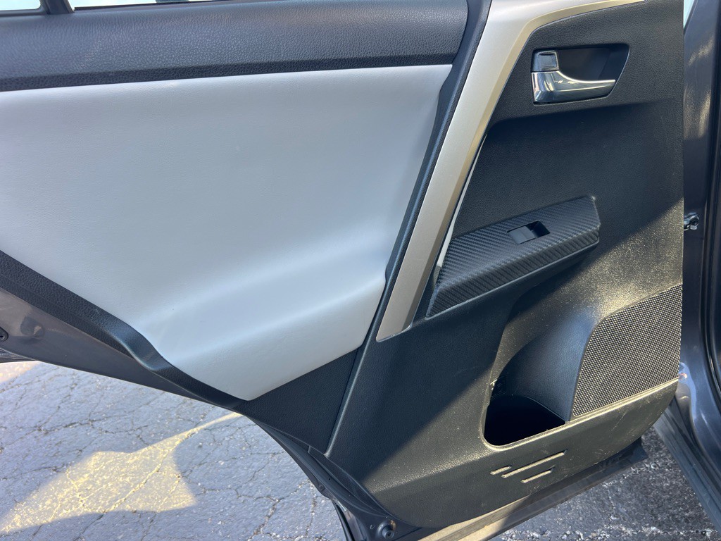 2015 Toyota Rav4 Image 12