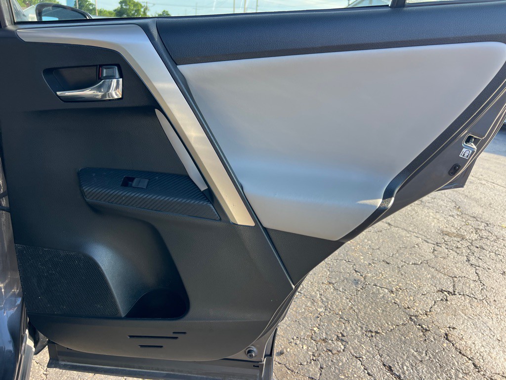 2015 Toyota Rav4 Image 14