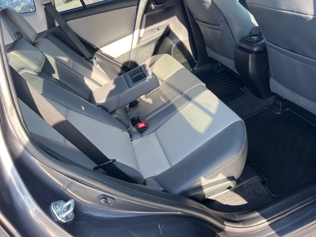2015 Toyota Rav4 Image 15