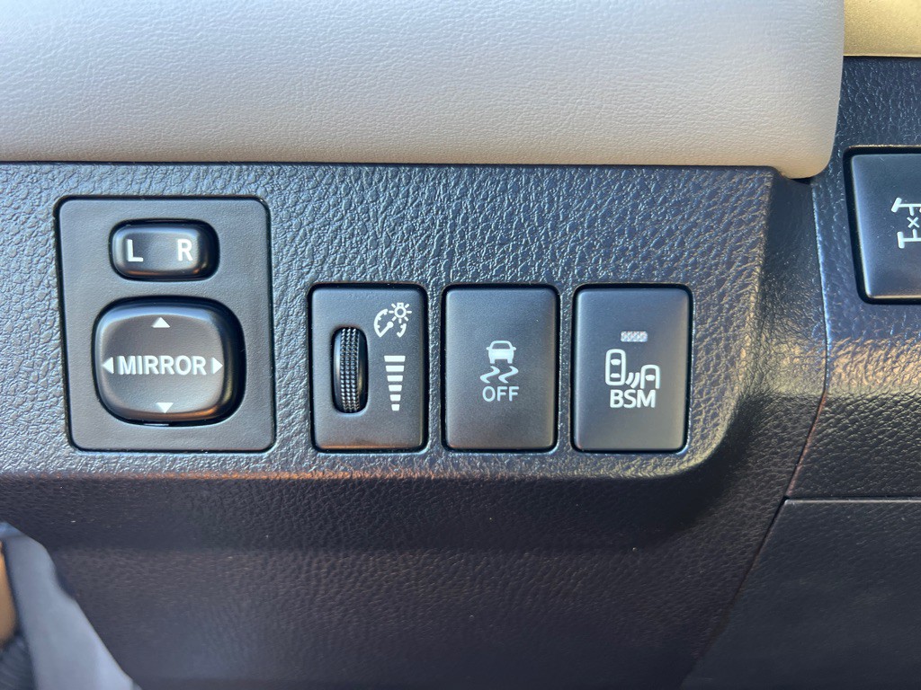2015 Toyota Rav4 Image 28