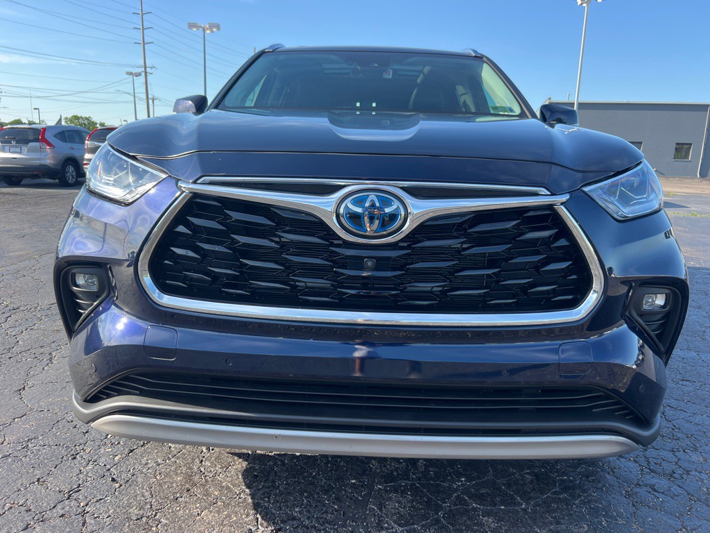 2022 Toyota Highlander Image 2