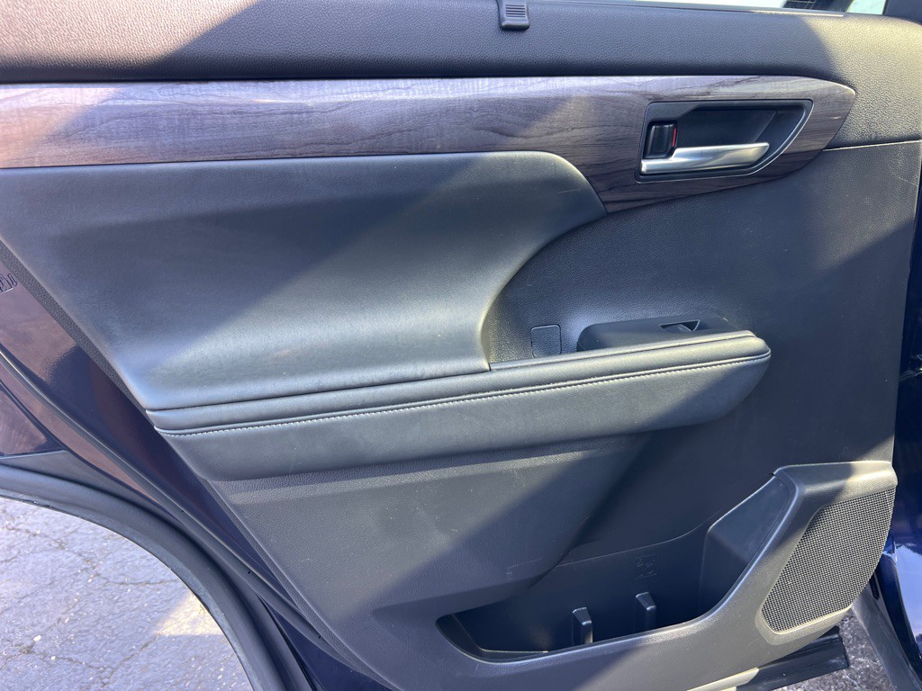 2022 Toyota Highlander Image 13