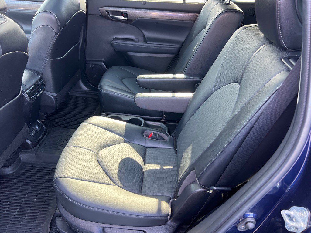 2022 Toyota Highlander Image 14