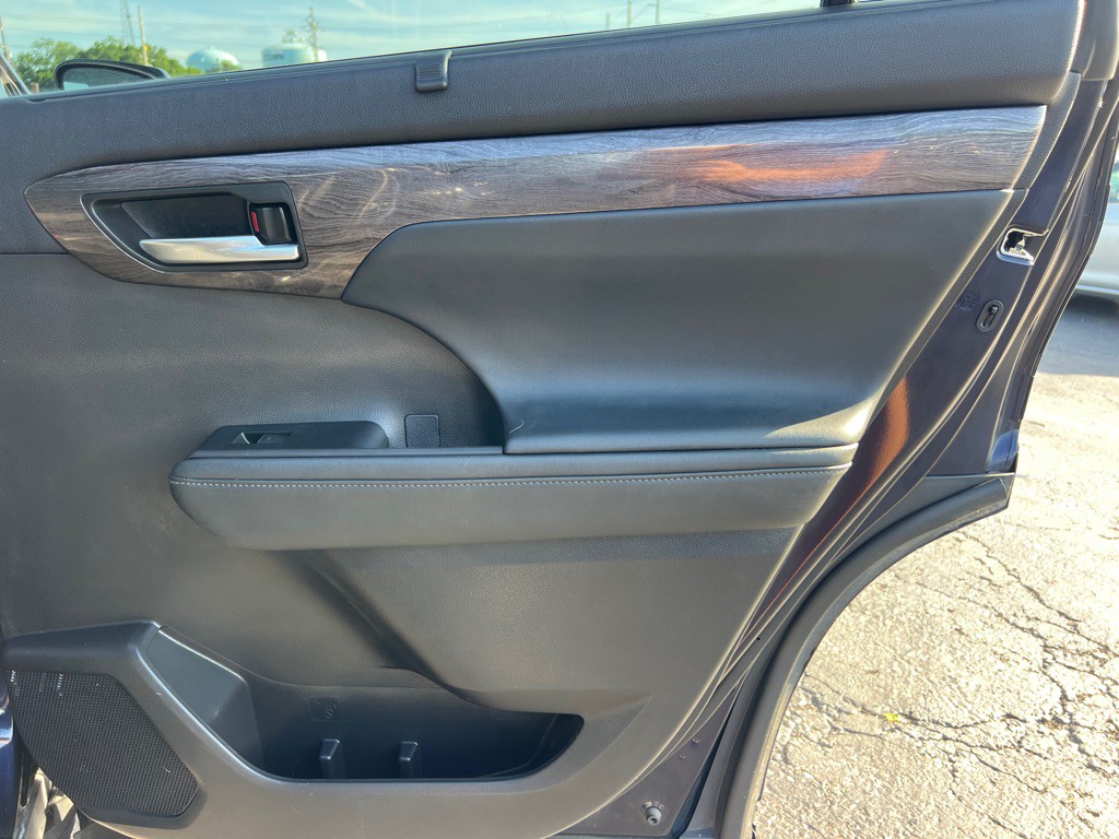 2022 Toyota Highlander Image 19