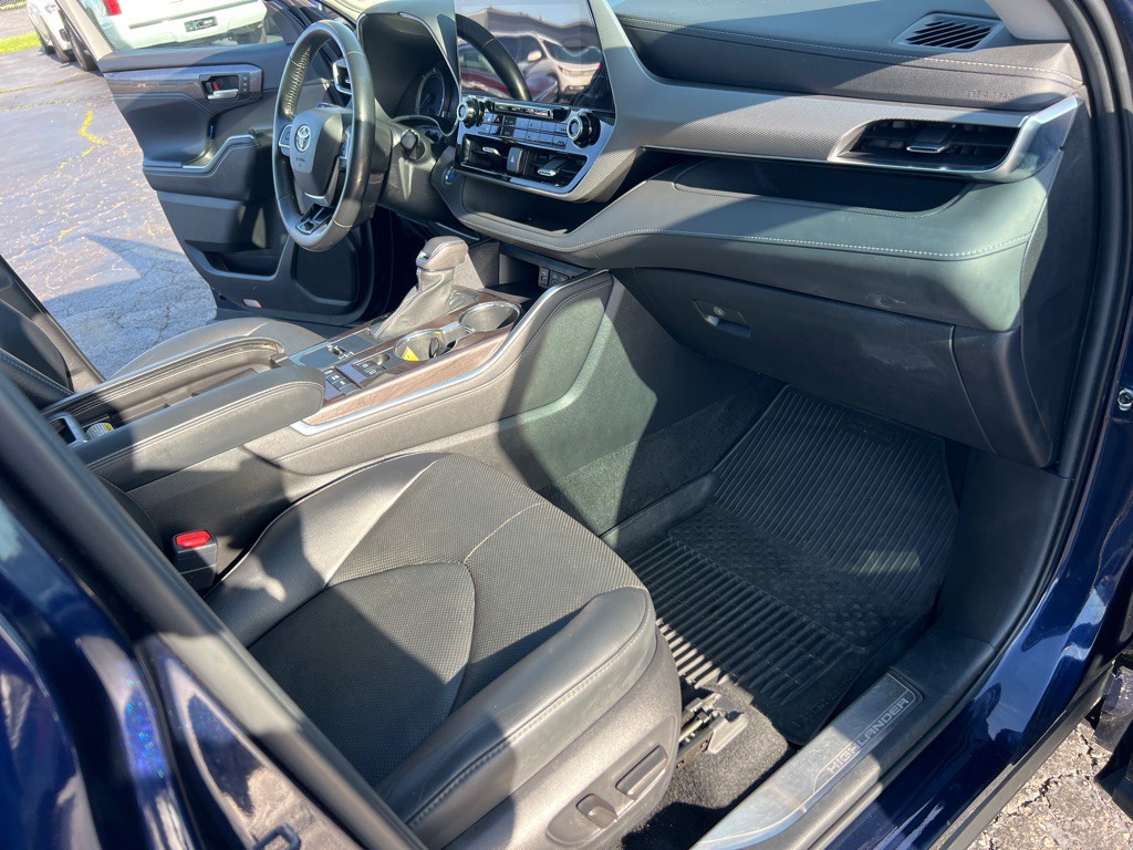 2022 Toyota Highlander Image 24