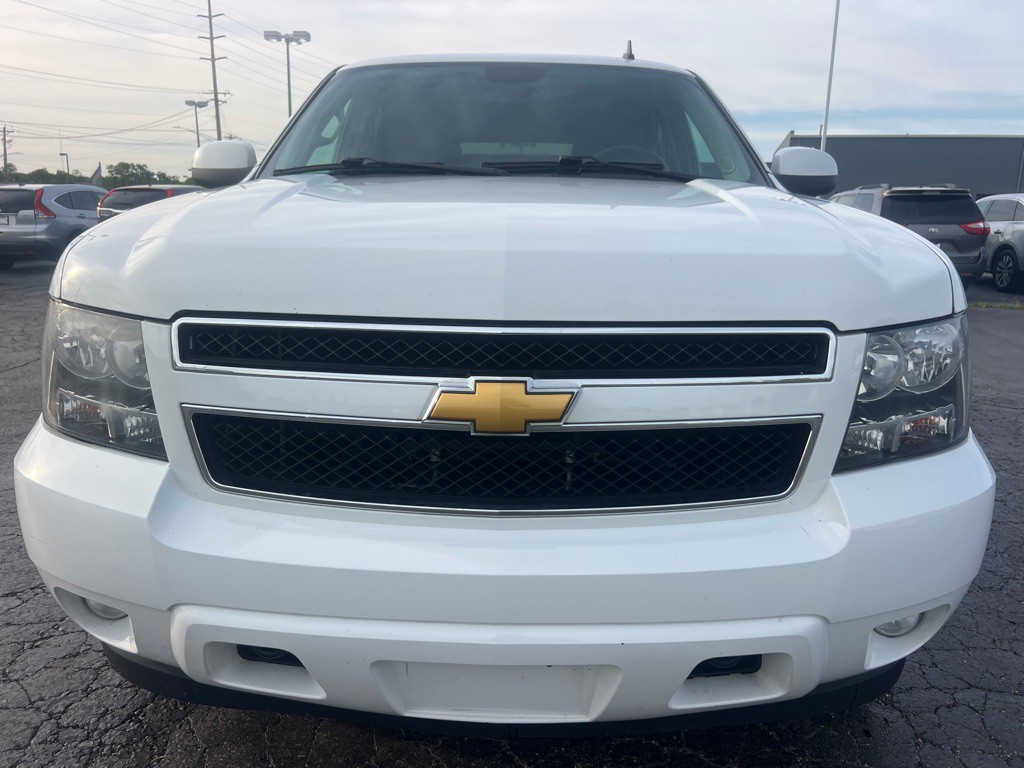 2013 Chevrolet Tahoe Image 2