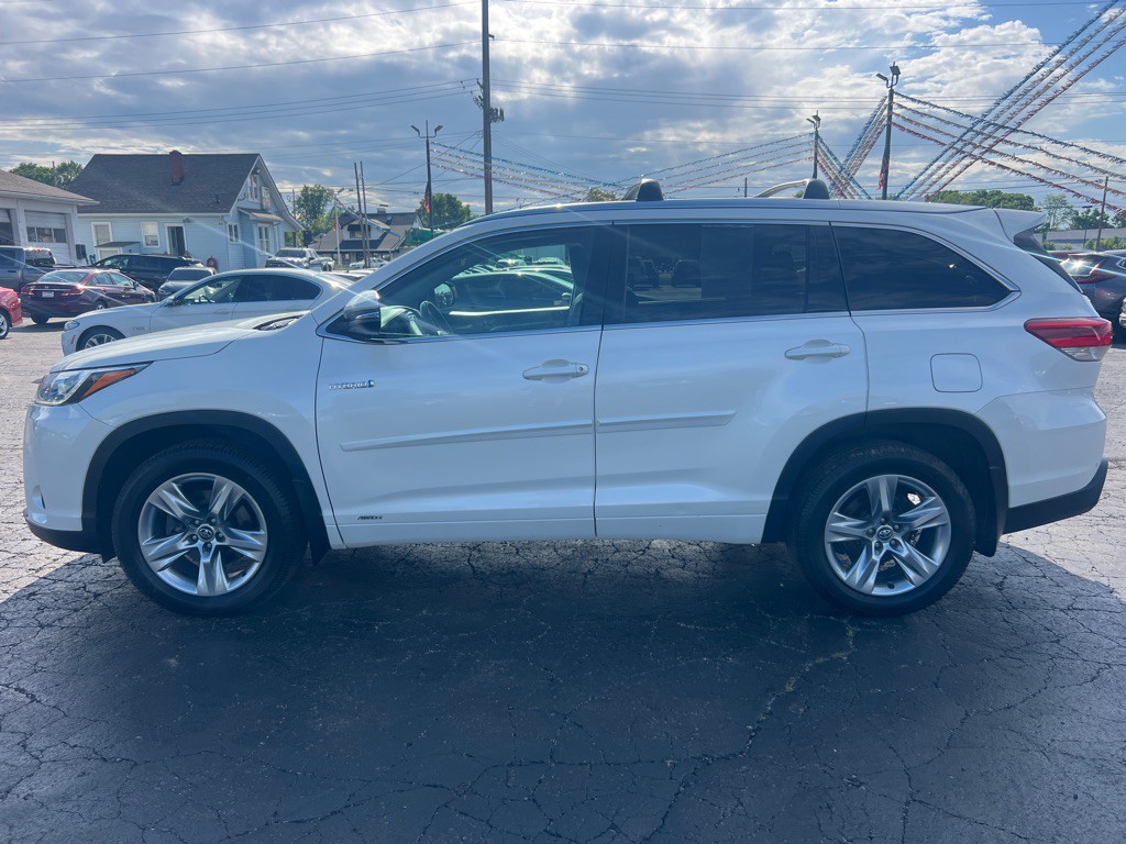 2017 Toyota Highlander Image 4