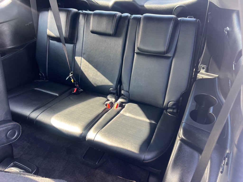 2017 Toyota Highlander Image 16