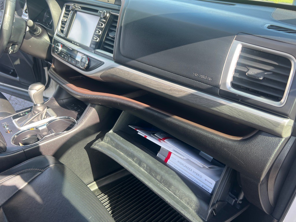 2017 Toyota Highlander Image 25