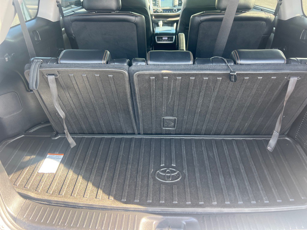 2017 Toyota Highlander Image 26