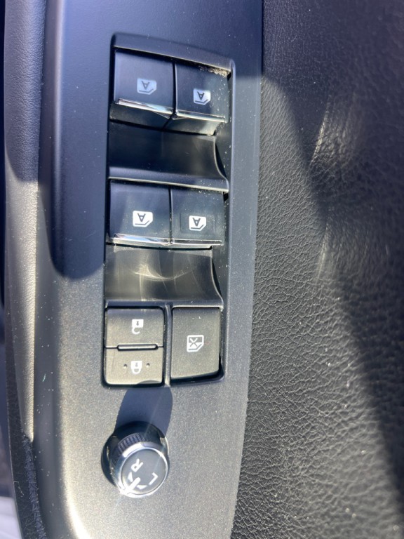 2017 Toyota Highlander Image 30