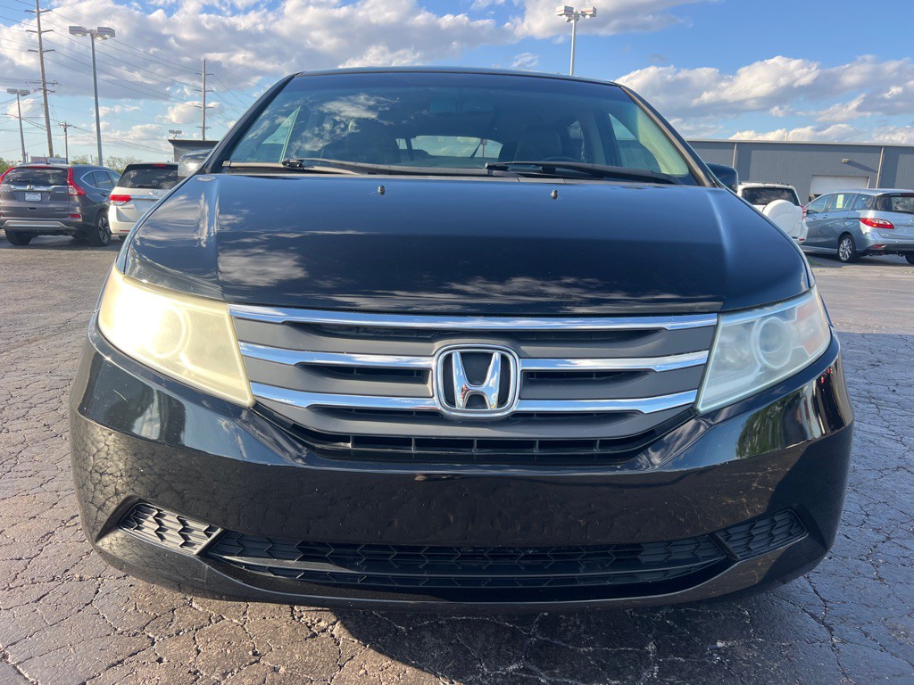 2011 Honda Odyssey Image 2